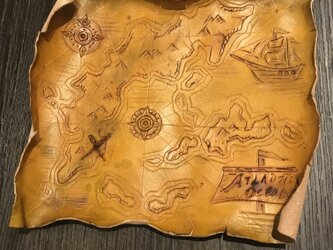 本革 宝の地図風(薄茶) レザートレイの画像