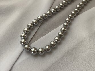 夏も惜しみなく！ライトグレー8ｍｍ Pearls Necklaces　パールネックレス46ｃｍの画像