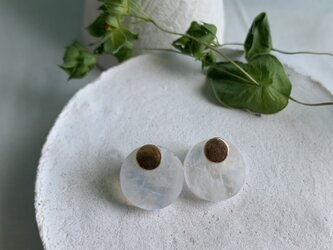 レインボームーンストーンの2wayピアス