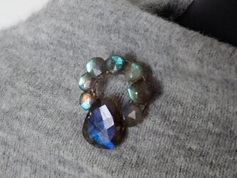 ラブラドライトのサークルブローチ