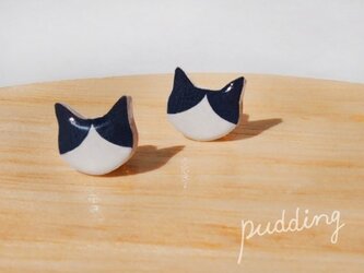 猫ピアス（ハチワレ）の画像