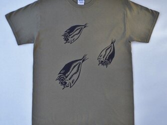 アジの開きＴシャツ、オリーブ、魚Ｔシャツ, サカナ、半袖シャツの画像