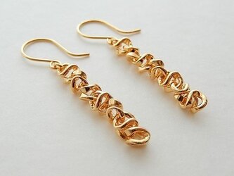 Gold chain earringsの画像