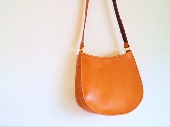 シンプル　バック  eの画像