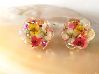 ☆送料無料☆小粒お花型ピアスの画像