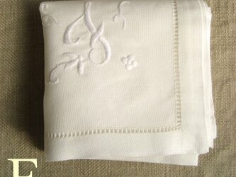 favor-POCO【麻混】手刺繍イニシャルハンカチ「Ｆ」の画像