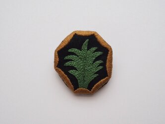 緑色の葉のブローチの画像