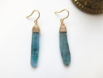 カイヤナイトピアス No.655の画像