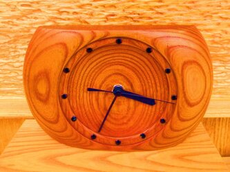 木の時計の画像