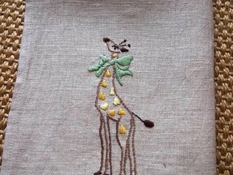 キリンの刺繍のリネン・クロスの画像
