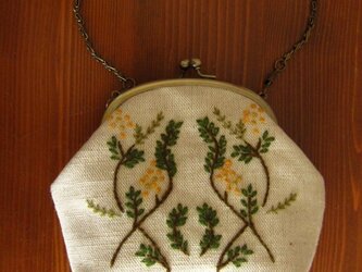 手刺繍・がまぐちバッグ(小枝)の画像