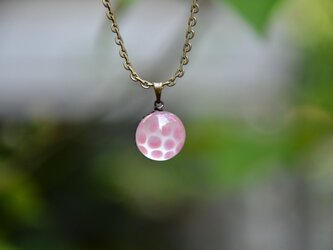 ピンクのてんとうむしのペンダントの画像