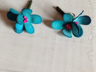 花摘みピアス B-grの画像