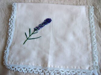 ラヴェンダーを刺繍したリネンのマルチクロスの画像