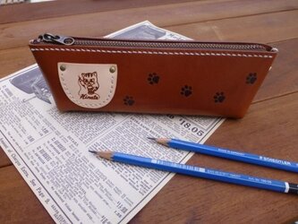 【o様専用】本革ファスナーペンケース（ブラウン）　猫の足跡付きの画像
