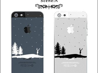 雪の上に佇むトナカイのスマホケース iPhone13Pro 〜ケース各種 アンドロイドの画像