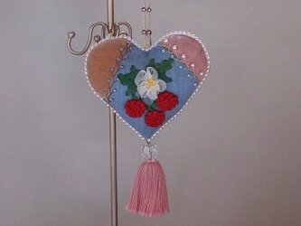 タッセルオーナメント　ハート　ラズベリーの画像