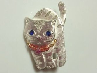 青い目のネコ ブローチ　２の画像