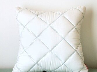 Quilt cushion (M) / whiteの画像