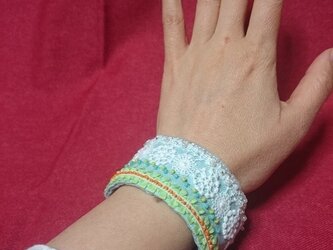 キルトのリストバンド（レース＆ビーズ）の画像