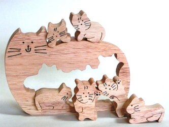 切抜き猫（組木）の画像