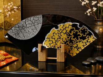 オーダー　ガラス製飾り皿　金彩ガラス皿　「雪月花」　扇形