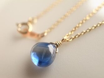 カイヤナイトの一粒ネックレスの画像