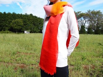 国産シルク100％手染めストール -red&yelow-の画像
