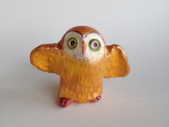 黄金色フクロウの画像