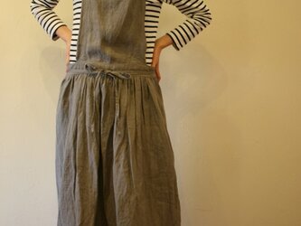 リネンギャザーエプロンドレス　グレーの画像
