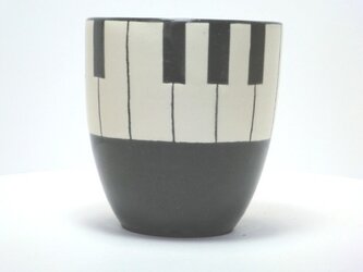 ピアノのフリーカップの画像