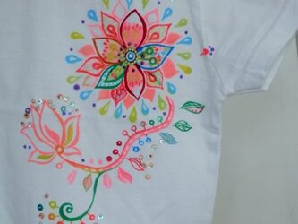花の手書きTシャツ　80センチの画像