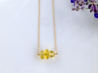 ハニーレモン色のバルティックアンバー（金色琥珀）　３粒ネックレスの画像