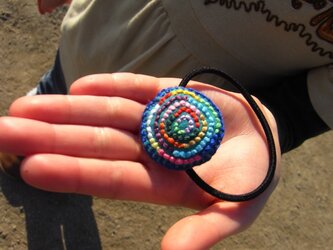 カラフル刺繍のヘアゴムの画像