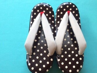 創作草履・Mサイズ　焦げ茶みずたまの画像