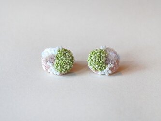 bouquet刺繍ピアス(イヤリング)　greenの画像