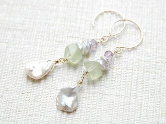プレナイトとケシパールのピアス（14金gf）の画像