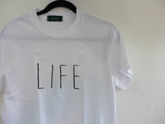 alookonbooks life Teeの画像