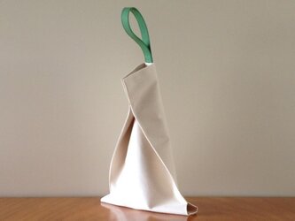 三角 Bottle Bag［Daikon］の画像