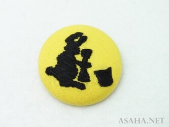 お月見刺繍ブローチ【兎】の画像