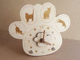 肉球時計 猫ちゃんシルエット付（木製）の画像