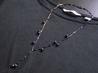 『Monotone』スウィング ネックレス（Haematite ）2/2の画像