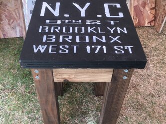 木製スツール(NYC)の画像
