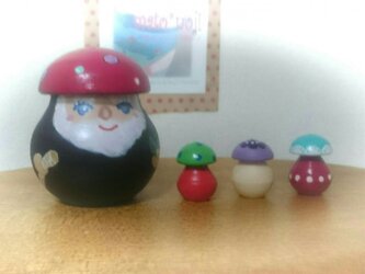 森の精霊レーシイ＆コキノコ３個組マトリョーシカ（ピンク帽子）（再販）の画像