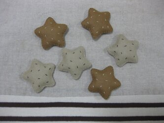 星型のチョコレートクッキー　ハンドメイド　フェルト　ままごとの画像