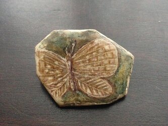化石風ブローチ「蝶」の画像