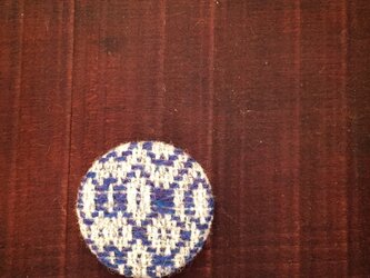 手織りウールのブローチ（オーバーショット）の画像