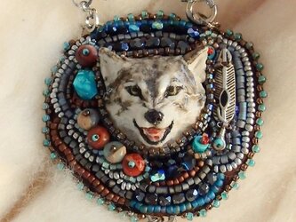 Wolf　ビーズ刺繍チャームの画像