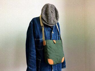 トラッドポケットショルダーバッグ（ドーナツボタン仕様）の画像