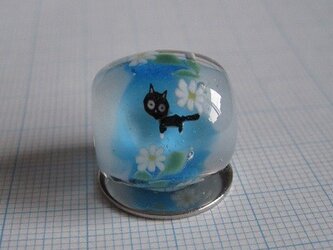 とんぼ玉 黒猫と花 type-Bの画像
